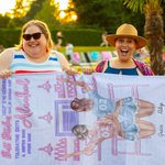 Personalisierte beste Hündinnen Hier ist ein weiteres Jahr der Bindung über Alkohol lustige Zitate Strand Handtuch für Schwestern Freundschaft Geburts