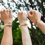 Personalisierte Sport Themed Baseball Basketball Fußball Heishi Armband Tonperlenarmband mit Namen Sport Party Team Geschenk für Sportliebhaber