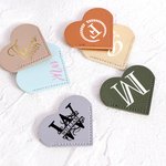 Marcapáginas de cuero personalizado con la inicial de un corazón Marcapáginas de esquina Marcapáginas de esquina con la inicial de un libro Amante de 