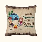 Henkilökohtainen Making Memories One Campsite At A Time heittää tyynyn kansi Camping Couple lahja Home Decoration
