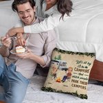 Henkilökohtainen Istutaan leirinuotiolla ja katsellaan, kun ihmiset pysäköivät leirintäautojaan heittää tyynynpäällinen lahja leirintäalueelle parin makuuhuoneen sisustus