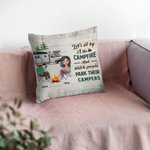 Personalisierte Let's Sit By The Campfire And Watch People Park Their Campers Throw Pillow Cover Birthday Gift for Camping Couple Home Decoration