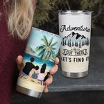 Citazioni personalizzate per il campeggio L'avventura è là fuori, cerchiamola. 20oz Tumbler Anniversary Gift per uso quotidiano