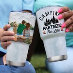 Personalizzato Camping Partners For Life Family Camping Together 30oz Tumbler Regalo di anniversario Regalo di compleanno per una coppia di familiari