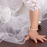 Personalizada 6mm Redondo Blanco Freshwater Shell Pearl Cruz Pulsera elástica para Joyería Religiosa Comunión Cristiana Confirmación Bautizo Regalo