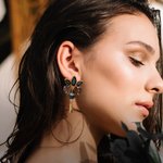 Personalizado Iris Flor Pendientes con Gota Inicial Negro Estilo de la boda cuelgan Iris Pendientes de circón para la dama de honor Mujeres Chica Joye
