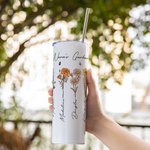 Personalizzato Fiore di nascita Skinny a doppia parete isolato 20 oz Tumbler con cannuccia e coperchio Regalo della nonna Regalo della madre Regalo di