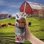 Vaso personalizado de acero inoxidable con tapa y pajita para los amantes de las vacas Baby Highland Cow In A Bucket 20oz
