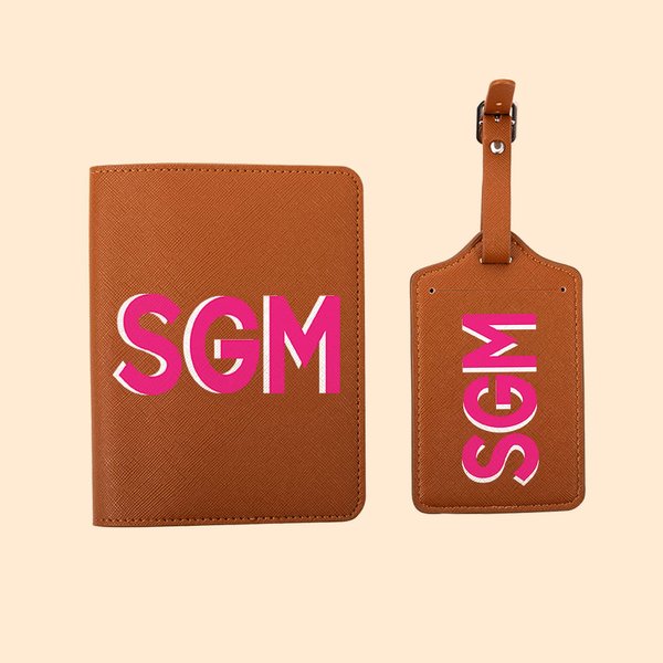 Personalisierter Leder Gepäckanhänger und Reisepasshalter mit Schatten Monogramm Passport Halter Reisebedarf Brautdusche Brautjungfer Urlaub Geschenk