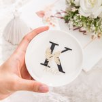 Henkilökohtainen Bohemian Style Hääsormus tarjotin kihlaussormus Dish kanssa Initial ja nimi lahja morsiusneito