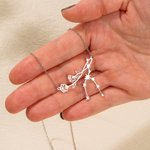 Collier à Personnaliser avec Fleur de Naissance et Constellation Zodiacale Cadeau de Noël et de Saint-Valentin pour Femmes