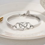 Bracciale Infinity Heart personalizzato con nome Anniversario Regalo per la festa della mamma per la nonna