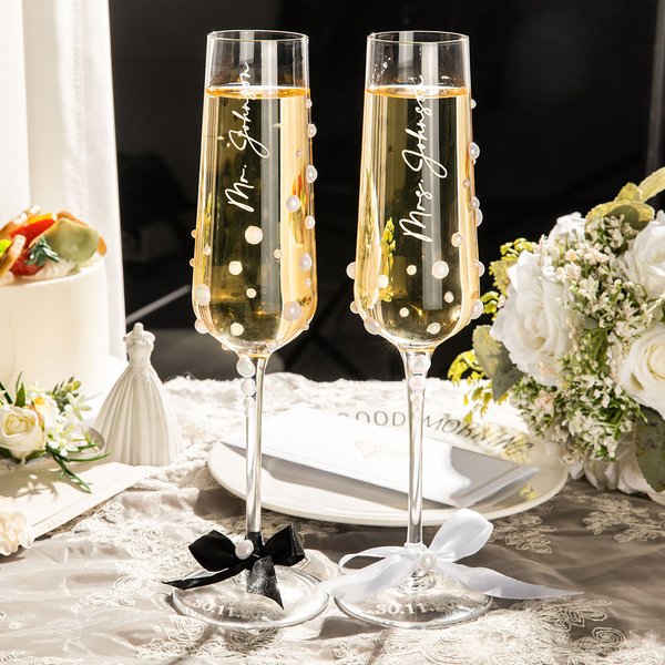 Set of 2 Engraved Wedding Crystal Champagne Flutes
