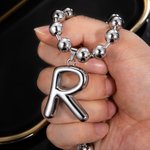 Collar personalizado unisex de cadena de bolas con iniciales de burbujas de gran tamaño Regalo de cumpleaños del Día del Padre para el amante del hip-