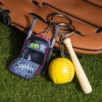 Llavero acrílico personalizado de mochila de softball con nombre y mini bate de madera Regalo de cumpleaños para amante de los deportes de pelota