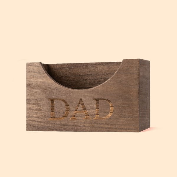 Porte-Casquette en Bois Personnalisé avec Nom Gravé Décoration de Maison Bureau Cadeau Anniversaire Fête pour Papa Grand-Père