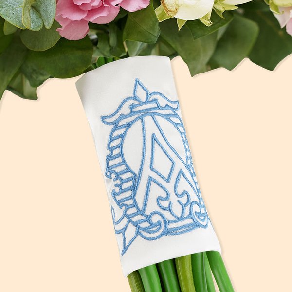 Personalized Embroidered Monogram Letter Wedding Bouquet Wrap with 4 Pieces Pearl Pin for Bride Wedding Flower Decor