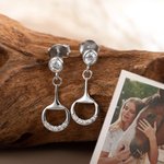 Boucles d'Oreilles Personnalisées avec Pierre de Naissance Bijoux d'Argent en Forme de Mors Cadeau pour Amatrice d'Équitation Amoureuse de Cheval