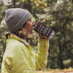 Henkilökohtainen Keeping Each Other Sane 20oz Stainless Steel Tumbler kuuma ja kylmä juomat joululahja syntymäpäivälahja sisko