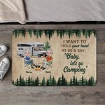 Alfombrilla de puerta personalizada I Want to Hold Your Hand at 80 and Say Baby Let's Go Camping Regalo para parejas de camping