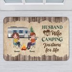 Marito e moglie in campeggio, partner per la vita, regalo di anniversario con tappetino per porta personalizzato