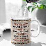 Tazza in ceramica personalizzata con citazioni divertenti per le migliori amiche e fidanzate: non siamo zucchero e spezie e tutto ciò che è bello.
