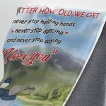 Gepersonaliseerde No Matter How Old We Get Never Stop Holding Hands Deken Vrouw Cadeau Flanel Sherpa Huwelijksverjaardag