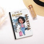 Gepersonaliseerde Dus Het Avontuur Begint Draagbare Paspoort Cover met Naam Reis Reis Accessoire Verjaardag Kerstmis Cadeau voor Vrienden Familie