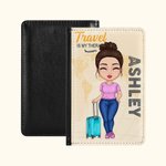 Personalizzato Travel Is My Therapy Coperchio portatile per passaporto con nome Accessorio di viaggio Compleanno Regalo di Natale per amici e famiglia