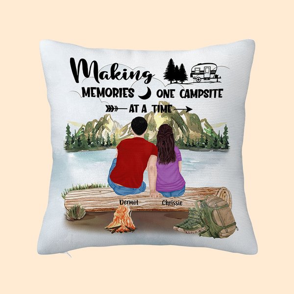 Famiglia personalizzata che crea ricordi in un campeggio alla volta: cuscino di copertura per il compleanno, regalo di Natale per la coppia di amanti 