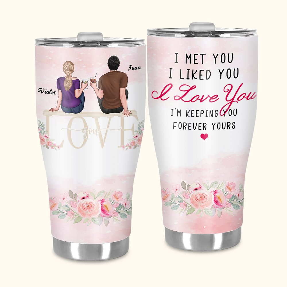 Personalizzato I Met You I Like You I Love You Coppia seduta sulla sedia dell'amore Bicchiere curvo con cannuccia Anniversario Regalo di San Valentino