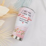 Vaso Curvo Personalizado Te Conocí Me Gustas Te Amo Pareja Sentada en Columpio Floral con Pajita Regalo de San Valentín para Pareja en Aniversario