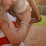 Braccialetto personalizzato di palloni sportivi a tema con nome e numero Regalo per squadre sportive per gli amanti del calcio e del baseball