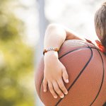 Braccialetto personalizzato di palloni sportivi a tema con nome e numero Regalo per squadre sportive per gli amanti del calcio e del baseball