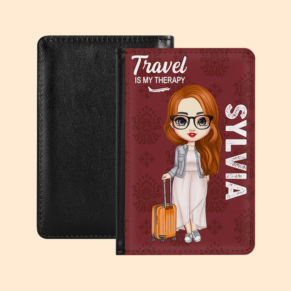 Personalizzato Travel Is My Therapy Coperchio portatile per passaporto con nome Accessorio di viaggio Compleanno Regalo di Natale per amici e famiglia