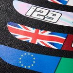 Juego personalizado de 2 pegatinas para visera de casco de moto con nombre, número, bandera y logotipo para amantes de los deportes de motor.