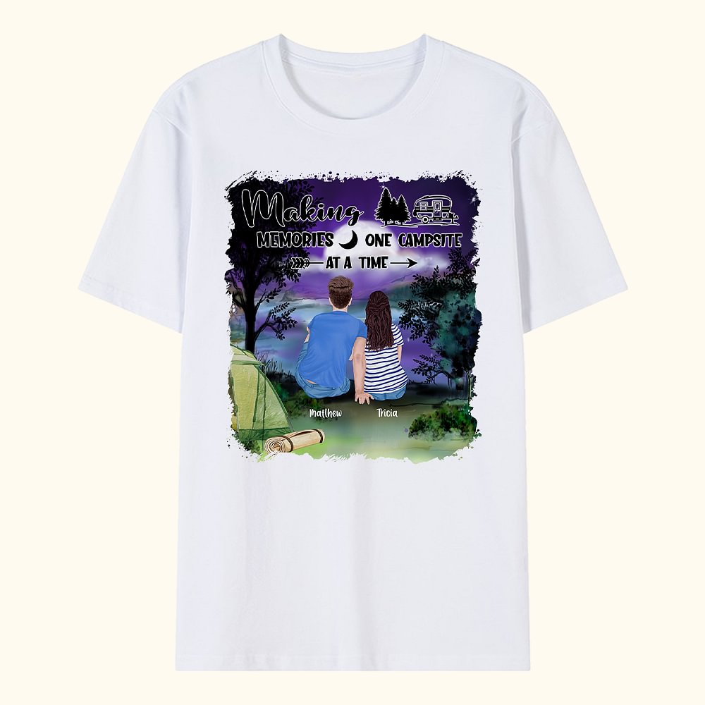 T-shirt adulte et T-shirt enfant personnalisés Night Making Memories One Campsite Cadeau de Noël Cadeau d'anniversaire Cadeau pour la famille