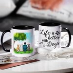 Gepersonaliseerde Life Is Better met een hond / honden wit en kleur binnen keramische mok met naam 11 oz en 15 oz Souvenir Gift voor hondenliefhebbers
