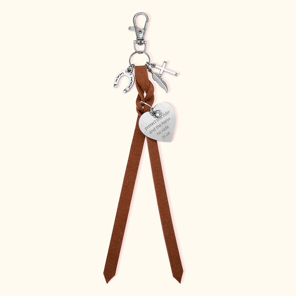 Pendentif personnalisé en forme de coeur de selle avec pompon Bijoux d'équitation Accessoire d'équitation avec texte Cadeau d'anniversaire et de Noël pour l'amoureux des chevaux