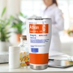 Bicchiere personalizzato da 30 once con coperchio per infermieri Descrizione del farmaco infermieristico Divertente regalo per la settimana degli infe