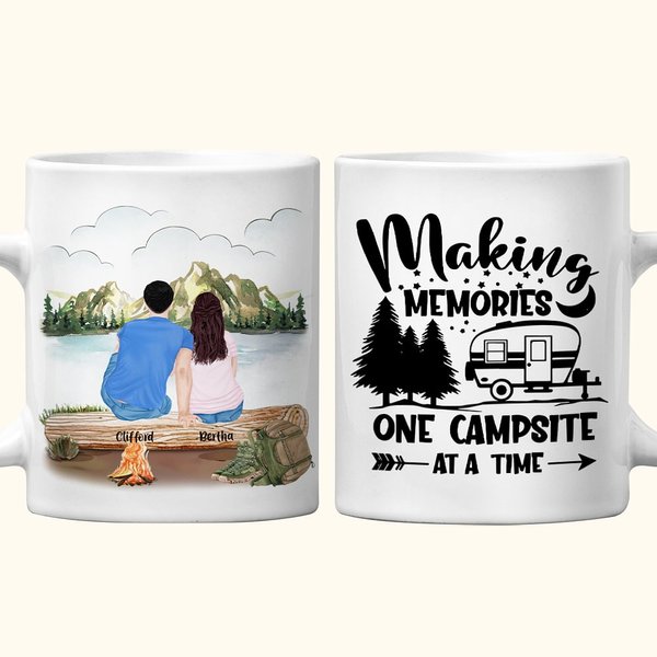 Personalizzata Making Memories One Campsite at a Time Tazza in ceramica bianca Mountain View Tazza da campeggio per la famiglia Regalo per l'amico di 