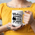 Personalisierte Making Memories One Campsite zu einer Zeit Beach Vacation White Ceramic Mug Familie Camping Trip Mug Geschenk für Familie Freund 11oz 