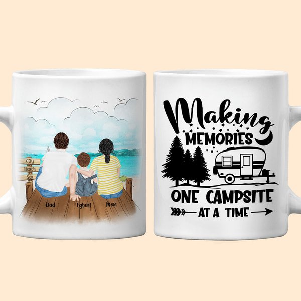 Personalisert Making Memories One Campsite at a Time Beach Vacation White Ceramic Mug Family Camping Trip Mug Gift for Family Friend 11oz 15oz