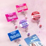 Gepersonaliseerde Hello My Name Is Acryl Badge Reel Candy stijl Glitter ID-kaart intrekbare badge Clip geschenk voor leraar verpleegster roze pop fans