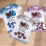 Personalisierte Liebe genannt werden Oma Leopard Plaid Herz Design T-Shirt mit 1-12 Kinder Namen Muttertag Geschenk für Oma Mama