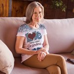 Personalisierte Liebe genannt werden Oma Leopard Plaid Herz Design T-Shirt mit 1-12 Kinder Namen Muttertag Geschenk für Oma Mama