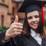 Anillo personalizado de plata esterlina de la clase de la escuela secundaria de la universidad Anillo de piedra de nacimiento Anillo estampado Regalos de aniversario de graduación para graduados Compa