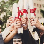 Anillo personalizado de plata esterlina de la clase de la escuela secundaria de la universidad Anillo de piedra de nacimiento Anillo estampado Regalos de aniversario de graduación para graduados Compa