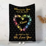 Couverture en Flanelle Personnalisée avec 1-13 Noms Empreintes de Mains Cadeau Familial Anniversaire Fête des Mères