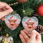 Gepersonaliseerd Kerstmuts Highland Koe Keramisch Hart Ornament Peperkoek Hangend Ornament Roze Kerstcadeau voor Familie Vriend Highland Koe Liefhebbe
